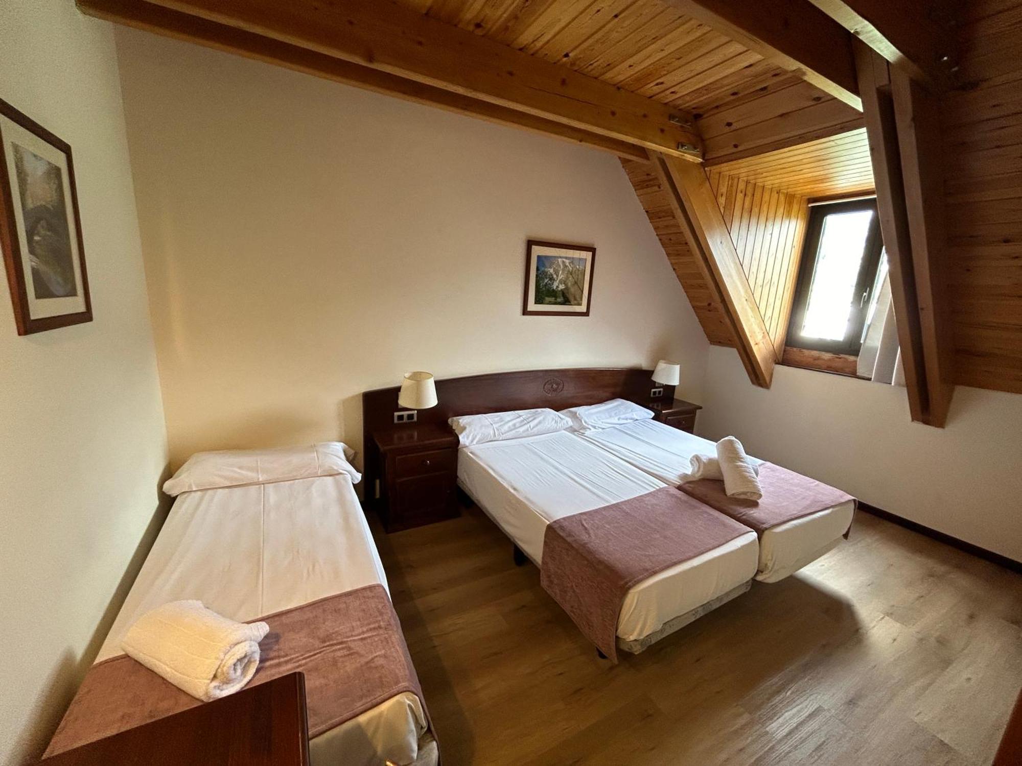 Hotel Romanic Taull Ngoại thất bức ảnh